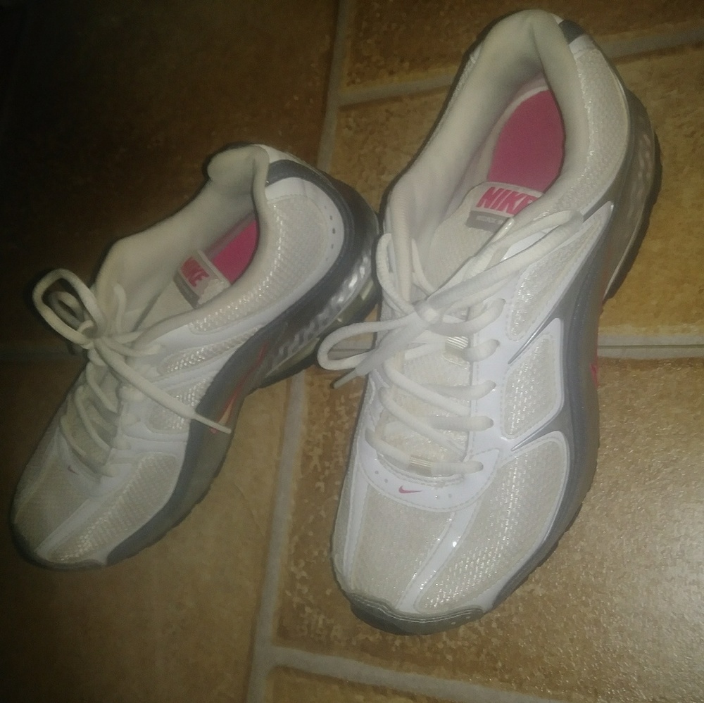 Nike Reax